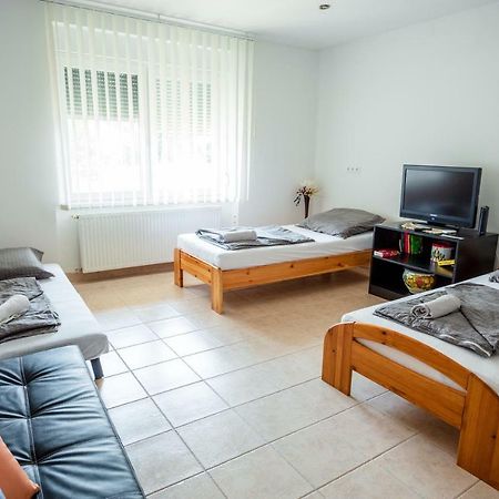 Viragos Vendeghaz Apartment Keszthely Ngoại thất bức ảnh