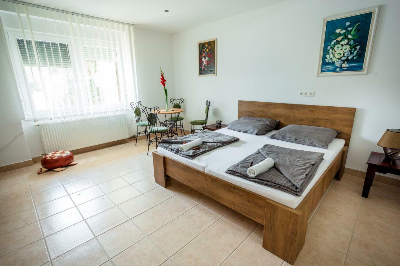 Viragos Vendeghaz Apartment Keszthely Ngoại thất bức ảnh
