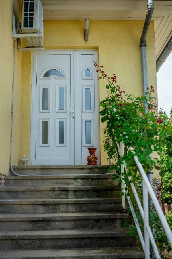 Viragos Vendeghaz Apartment Keszthely Ngoại thất bức ảnh